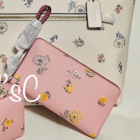 ❤️SOLD❤️ Large Phone Wallet With Dandelion Floral Print. - Picture 5 of 8